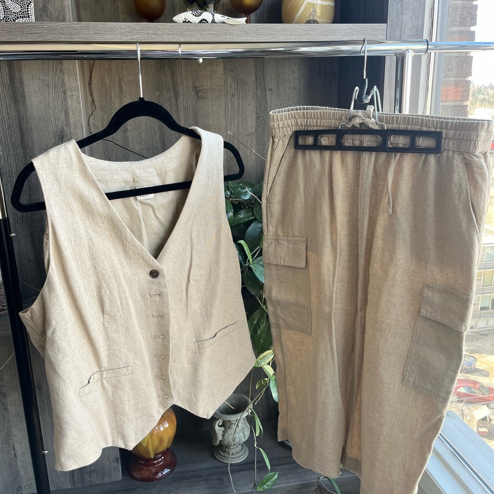 🆕 🤎🤎🤎3 Piece Suit - A New Day Linen Cargo Skirt, Waistcoat and Blazer in Oatmeal - Picture 3 of 10